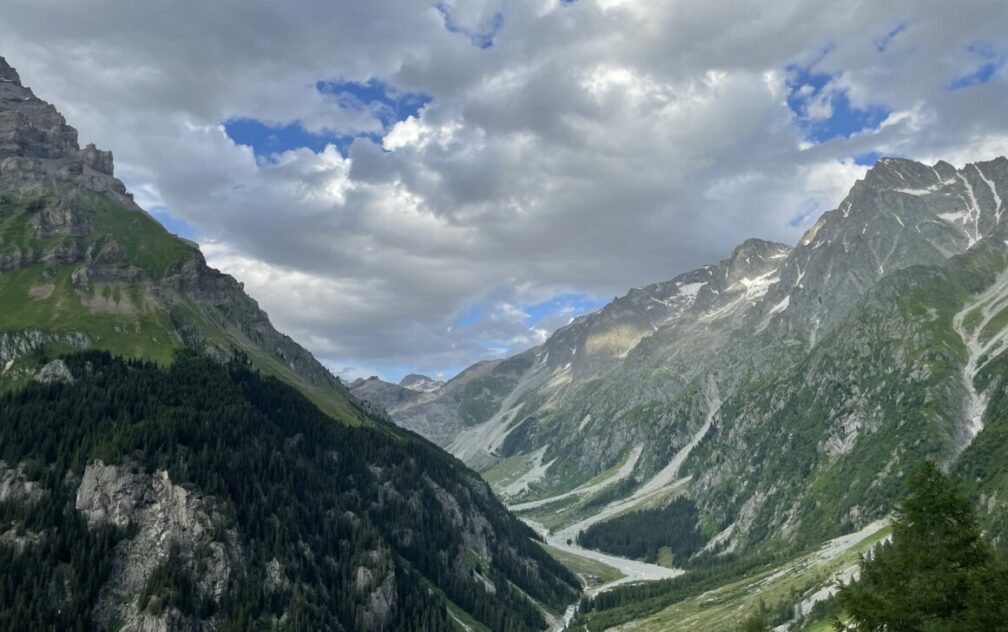 Sveitsin Alpit.